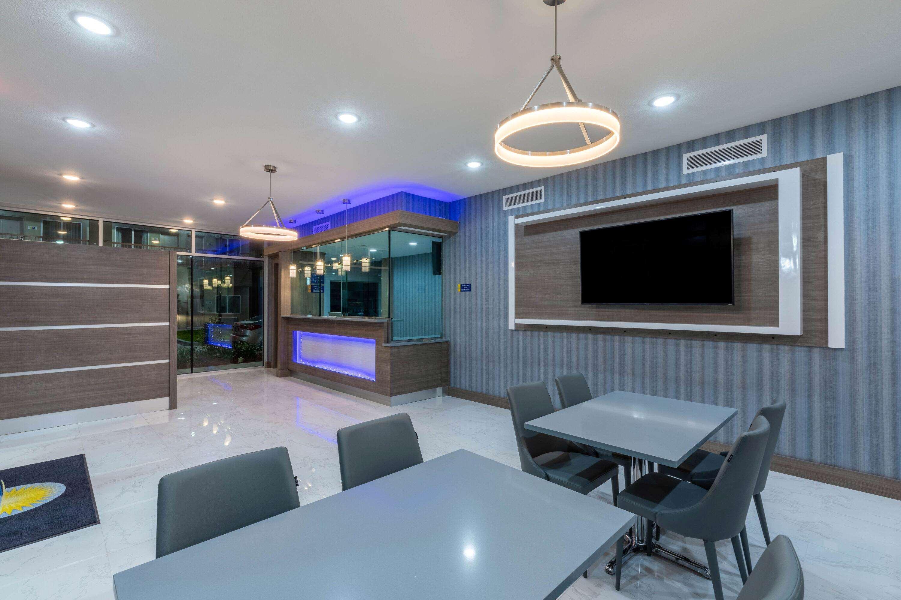 Days Inn & Suites By Wyndham Downtown/University Of יוסטון מראה חיצוני תמונה