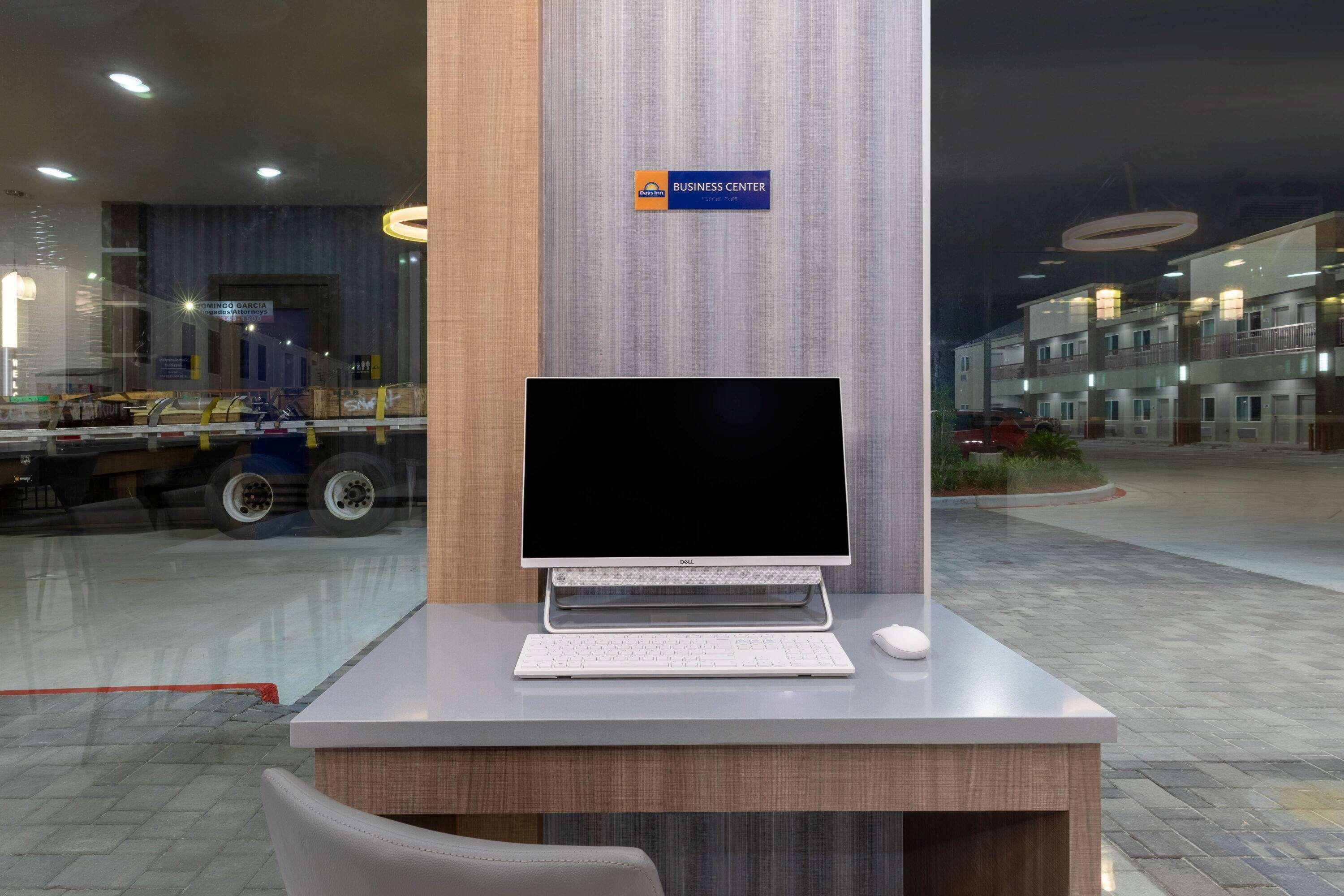 Days Inn & Suites By Wyndham Downtown/University Of יוסטון מראה חיצוני תמונה
